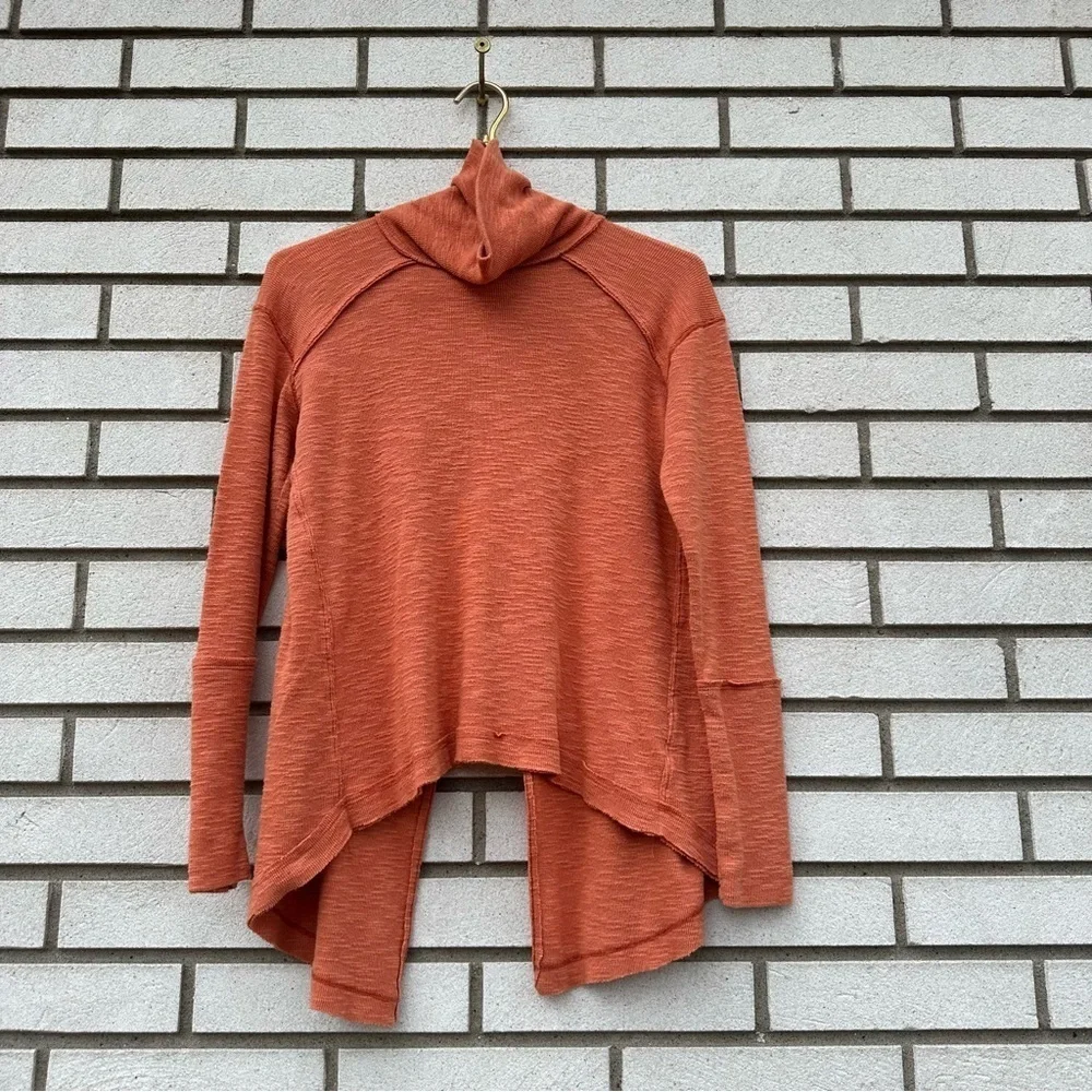 We The Free People Burnt Orange Split Back Turtleneck Knit Top High Low Hem XS